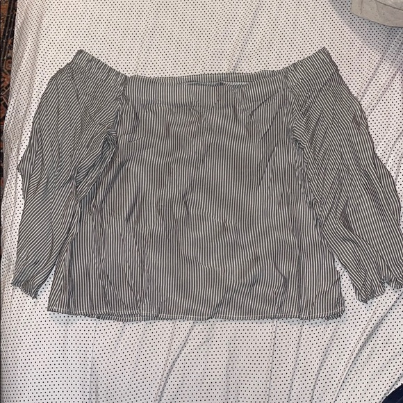Off the shoulder grey and white striped blouse. - Picture 3 of 4